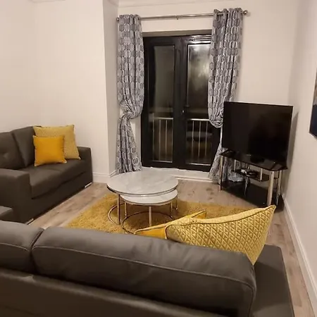 2 Bed Gated 15 The Anchorage The Quay F28 V342 아파트