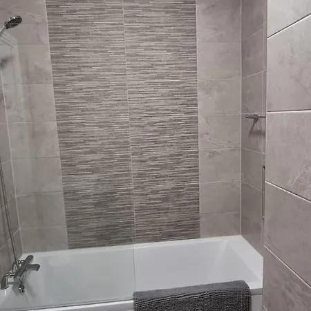 아파트 2 Bed Gated 15 The Anchorage The Quay F28 V342 *