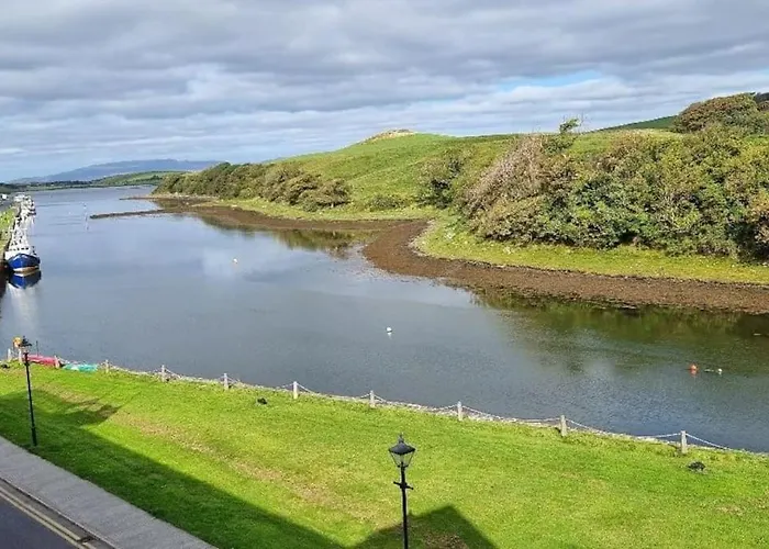 2 Bed Gated 15 The Anchorage The Quay F28 V342